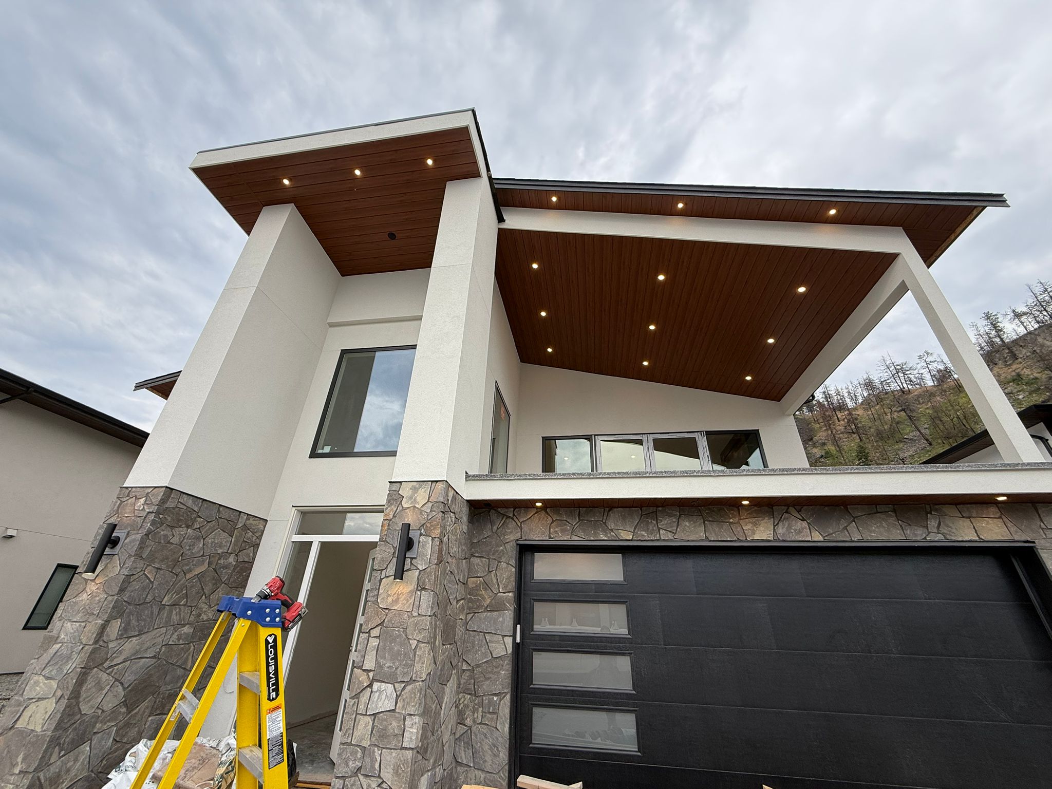 Custom Homes & Renovations